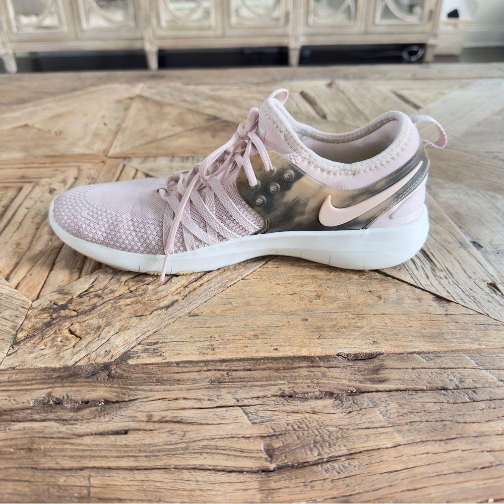 Nike Free Tr 7 Women's Light Pink Athletic Shoe 7.5 - Picture 6 of 11